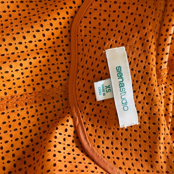Perforated suede orange jacket - Picture 9 of 17